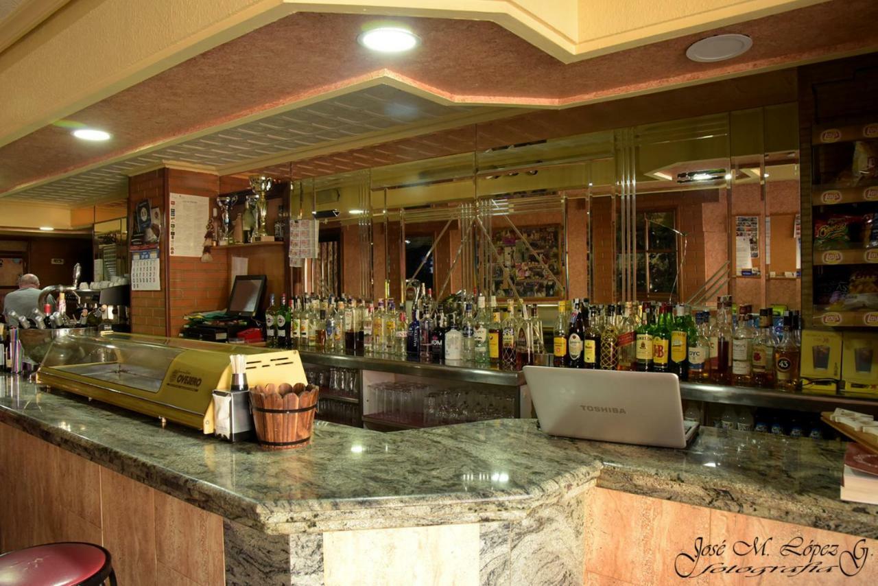 Hostal Restaurante El Final El Cabaco Bagian luar foto